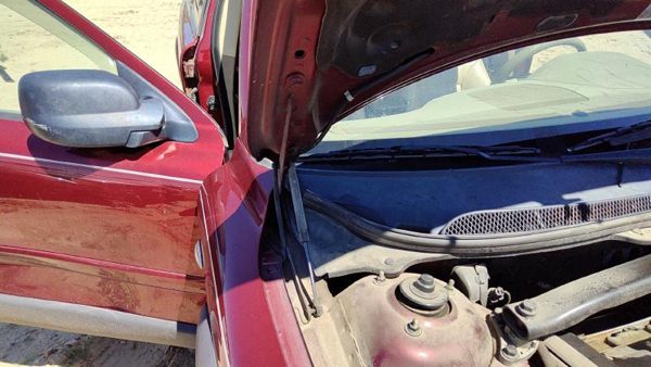 2001 Volvo V70 Hood Hinge RH Xc Red 445 — photo 4