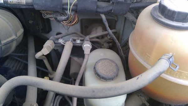 2002 Ford Van E450 Power Brake Booster With Master Cylinder Pair Set OEM — photo 5