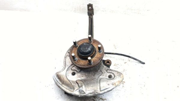 2005-2011 Chrysler 300 Driver Left Front Spindle Steering Knuckle With Wheel Hub — photo 1