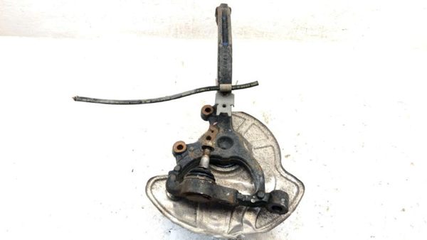 2005-2011 Chrysler 300 Driver Left Front Spindle Steering Knuckle With Wheel Hub — photo 4