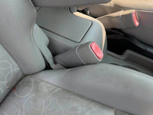 04-05 Vue Redline Passenger Right Front Seat Belt Buckle Receiver Oem Gray 17D — photo 6