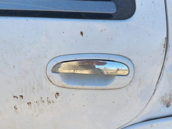 1998 Lincoln Navigator Outside Door Handle LH Oxford White Yz — photo 2