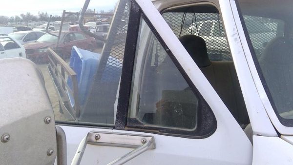 92-97 Ford F450 Passenger Right Front Vent Window Small Door Glass With Frame — photo 2