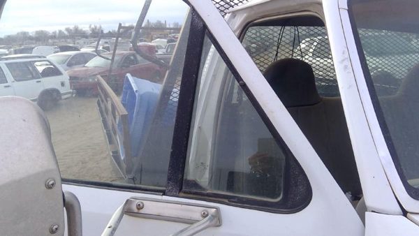 92-97 Ford F450 Passenger Right Front Vent Window Small Door Glass With Frame — photo 4