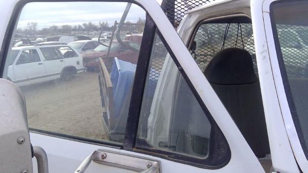 92-97 Ford F450 Passenger Right Front Vent Window Small Door Glass With Frame — photo 6