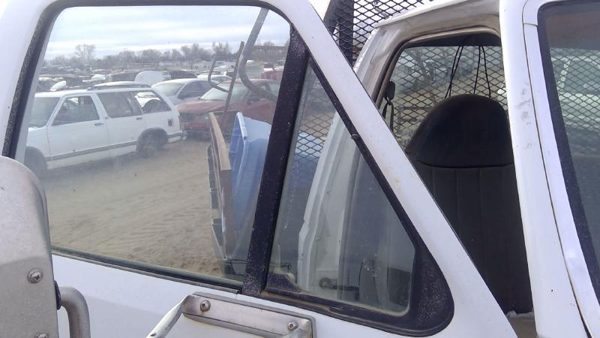 92-97 Ford F450 Passenger Right Front Vent Window Small Door Glass With Frame — photo 7