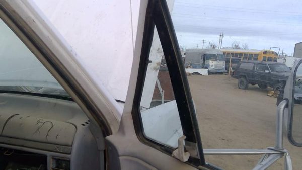 92-97 Ford F450 Passenger Right Front Vent Window Small Door Glass With Frame — photo 9