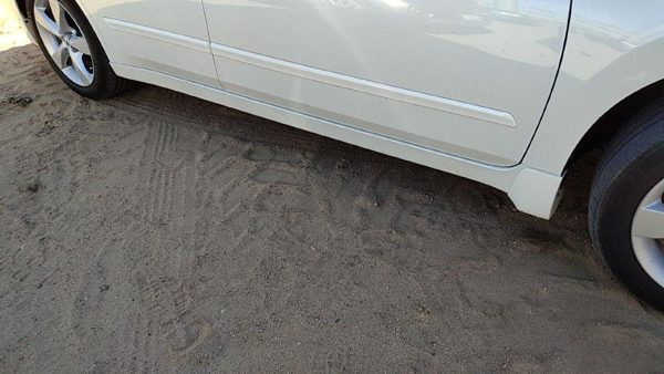 2007-2012 Nissan Altima Passenger Right Lower Rocker Panel Moulding Side Skirt — photo 1