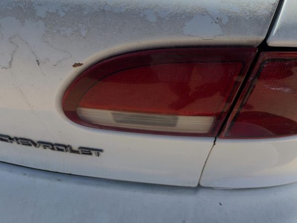 2000-2002 Chevy Cavalier Passenger Right Inner Tail Light Brake Lamp Oem Rear — photo 3