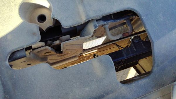 2003-2011 Lincoln Town Car Hood Latch Assembly With Bracket Oem 5W1z16138a — photo 2