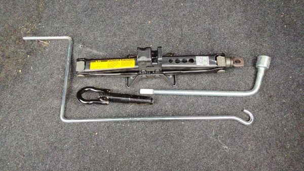 2005-2011 Toyota Camry Jack Tool Kit Set Assembly Spare Oem 9111Aa010 — photo 1
