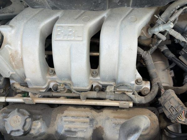 1996-1999 Chrysler Town & Country Upper Intake Manifold Oem 3.3L 04621884 — photo 1