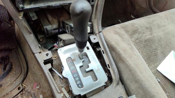 04 Legacy Outback Floor Shifter Lever Assembly Shift Unit Automatic Transmission — photo 1
