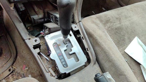04 Legacy Outback Floor Shifter Lever Assembly Shift Unit Automatic Transmission — photo 3