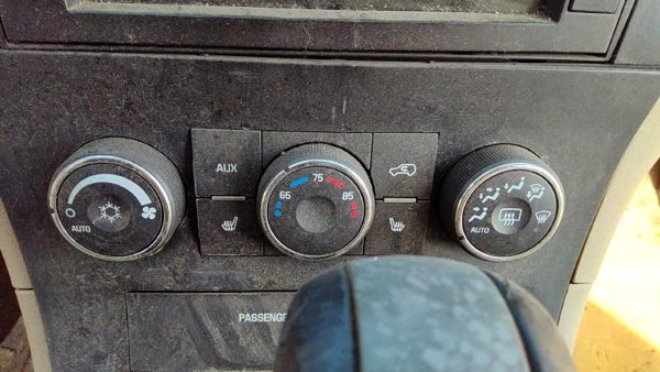 07-08 Grand Vitara Xl-7 Temperature Control Module In Dash Heater Ac Head Unit — photo 2