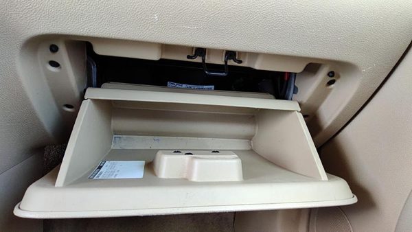06-10 Chevy Hhr Glove Box Assembly Complete Door With Latch Oem Tan 32B 15823449 — photo 2