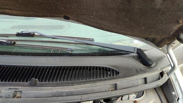 1996-2002 Chrysler Town & Country Driver Left Windshield Wiper Arm Blade Lever — photo 3