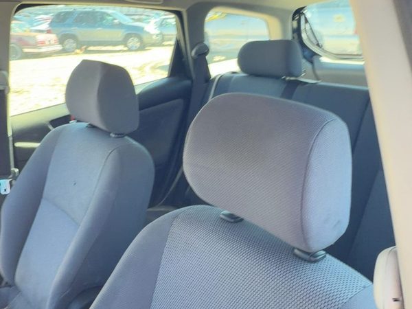 2005-2008 Toyota Matrix Xr Pair Of Front Headrests Oem Left Right Set Seat — photo 1