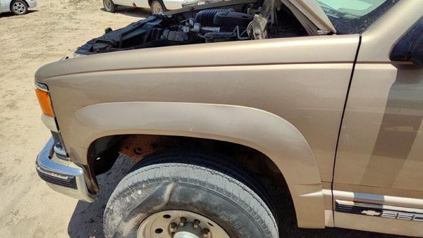 1997 Chevy Pickup 2500 Fender LH Silverado Gold 55U — photo 5