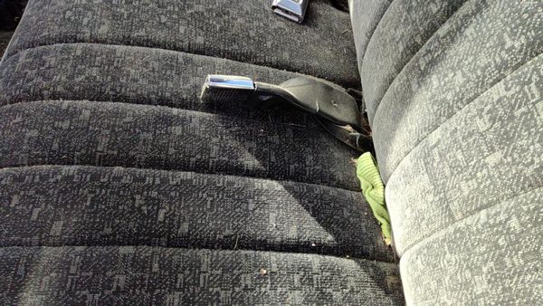 82-93 Chevy S10 Pickup Driver Left Front Seat Belt Buckle Receiver Oem Dark Gray — photo 1