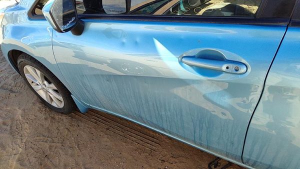 2015 Nissan Versa Front Door LH Blue Rbe — photo 3