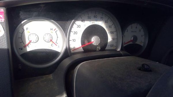 2006 Dodge Durango Speedometer Cluster Instrument Gauges Panel Oem Dash — photo 3