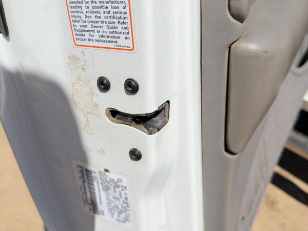 1996 Ford Ranger Driver Left Front Door Latch With Rods/Cables Oem — photo 4
