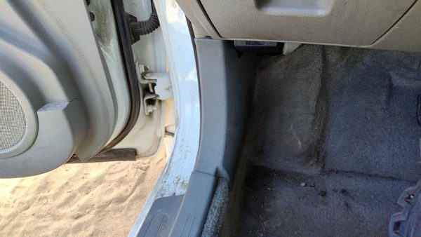 2002-2006 Nissan Altima Driver Left Lower Kick Trim Panel Oem Frost K — photo 1
