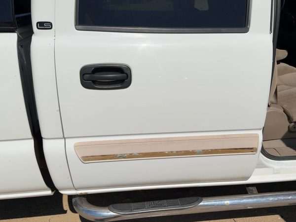 2005 Chevy Silverado 2500 Rear Door RH White 50U — photo 3
