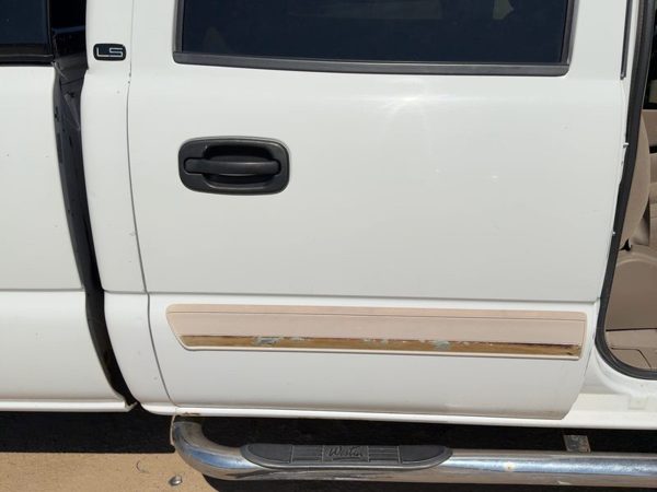 2005 Chevy Silverado 2500 Rear Door RH White 50U — photo 4