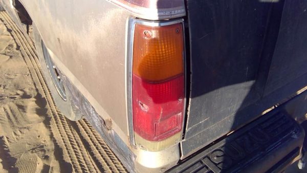 1981-1987 Isuzu Pup Pickup Driver Left Tail Light Brake Lamp Oem Rear 94218842 — photo 3