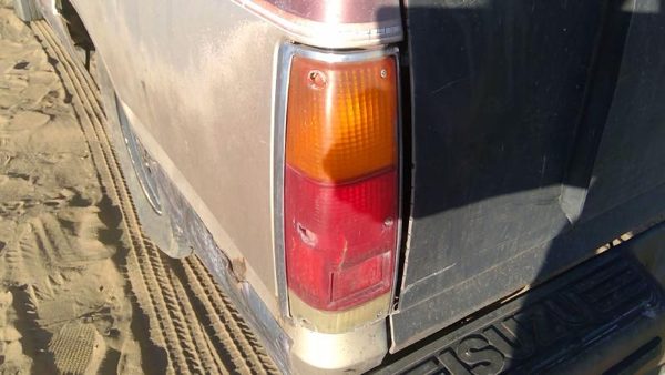 1981-1987 Isuzu Pup Pickup Driver Left Tail Light Brake Lamp Oem Rear 94218842 — photo 5