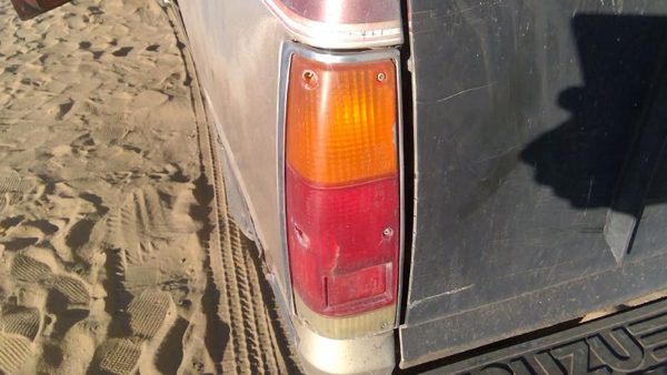 1981-1987 Isuzu Pup Pickup Driver Left Tail Light Brake Lamp Oem Rear 94218842 — photo 9