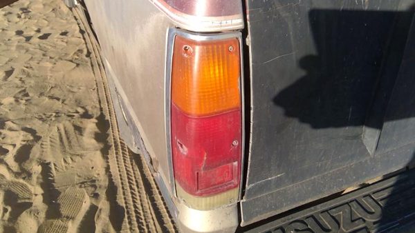 1981-1987 Isuzu Pup Pickup Driver Left Tail Light Brake Lamp Oem Rear 94218842 — photo 8