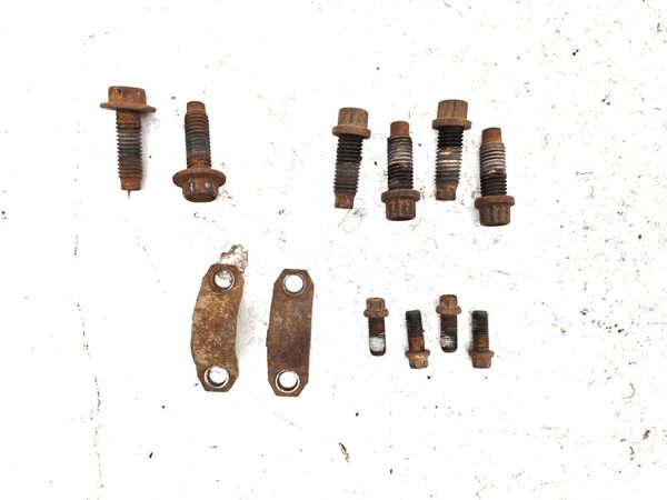 99-06 Ford F250 Super Duty Rear Drive Shaft U-Joint Strap Bolts — photo 2