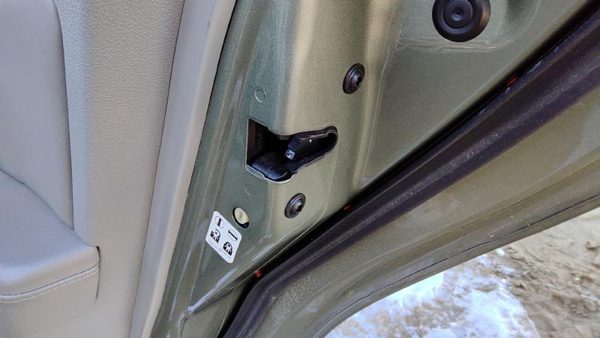 2005-2011 Cadillac Sts Passenger Right Rear Door Latch With Rods/Cables Oem Back — photo 3