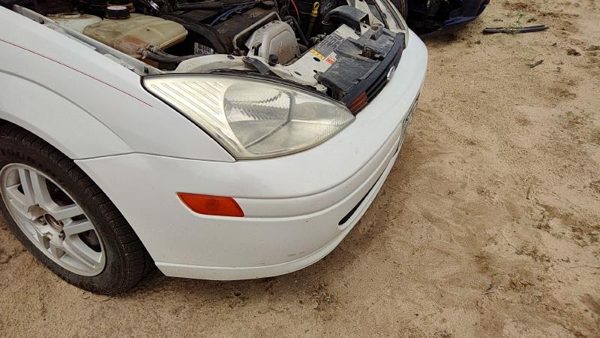 2000-2004 Focus Station Wagon Front Bumper Cover Assembly Oem White Yz — photo 7