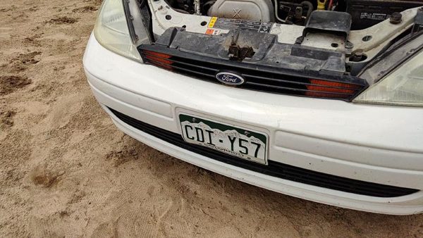 2000-2004 Focus Station Wagon Front Bumper Cover Assembly Oem White Yz — photo 5