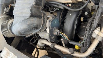 2007 Saturn Ion Throttle Body Valve Oem With Sensors 2.2L 12633774