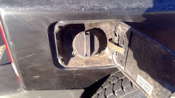 1990-1996 Geo Tracker Fuel Filler Neck Assembly With Gas Cap Oem 91176026 — photo 5