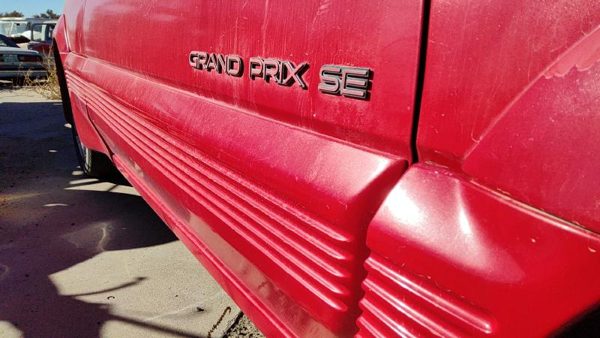 1993 Pontiac Grand Prix Front Door RH Red — photo 5