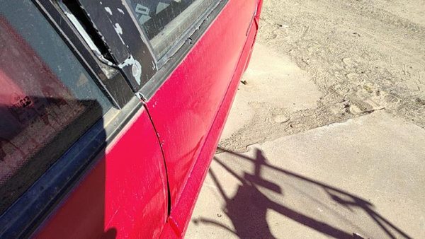 1993 Pontiac Grand Prix Front Door RH Red — photo 6