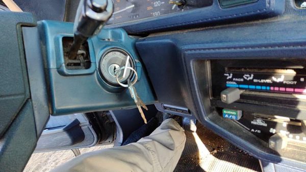 1985-1986 Toyota Camry Ignition Switch Assembly With Key Complete Electrical Oem — photo 1