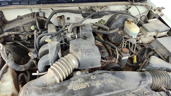 1999 S10 Pickup Cylinder Head Assembly OEM 2.2L 24577648 — photo 3