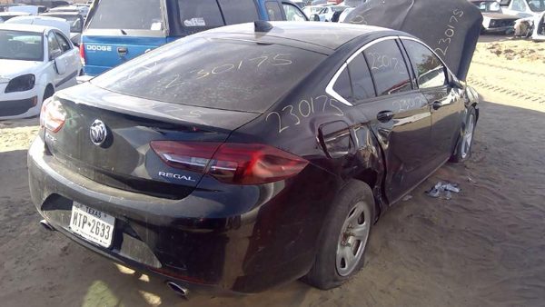2018 Chevrolet Malibu — vehicle photo 6