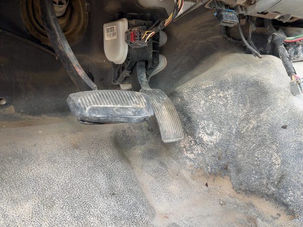 2003-2007 Ford F350 Gas Pedal Assembly Oem Accelerator 6.0L Powerstroke Diesel — photo 3