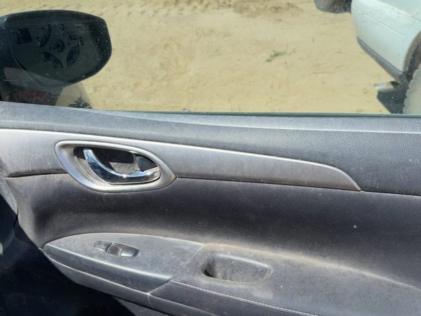 2014 Nissan Sentra Front Door Trim Panel RH Charcoal G — photo 3