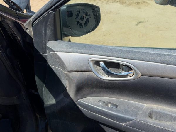 2014 Nissan Sentra Front Door Trim Panel RH Charcoal G — photo 5