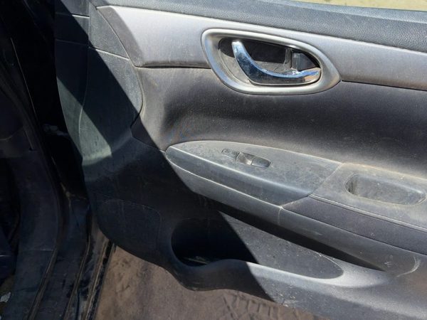 2014 Nissan Sentra Front Door Trim Panel RH Charcoal G — photo 7
