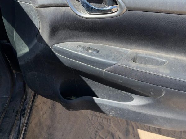 2014 Nissan Sentra Front Door Trim Panel RH Charcoal G — photo 8